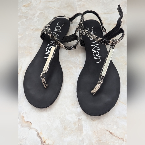 Calvin Klein Woman's  Ankle Buckle Sandals Size 8 - Picture 1 of 11